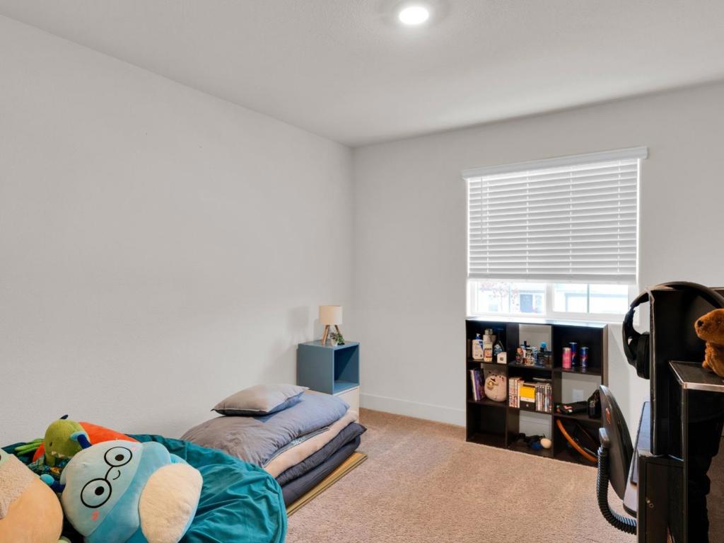 1672 Thistle Ln, Los Banos, CA 93635