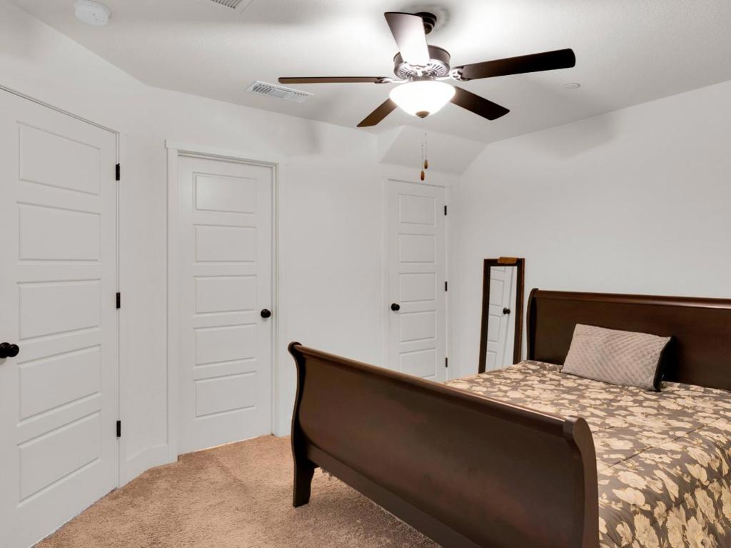 1672 Thistle Ln, Los Banos, CA 93635