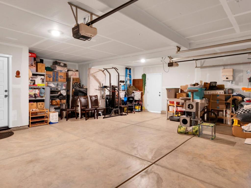 1672 Thistle Ln, Los Banos, CA 93635