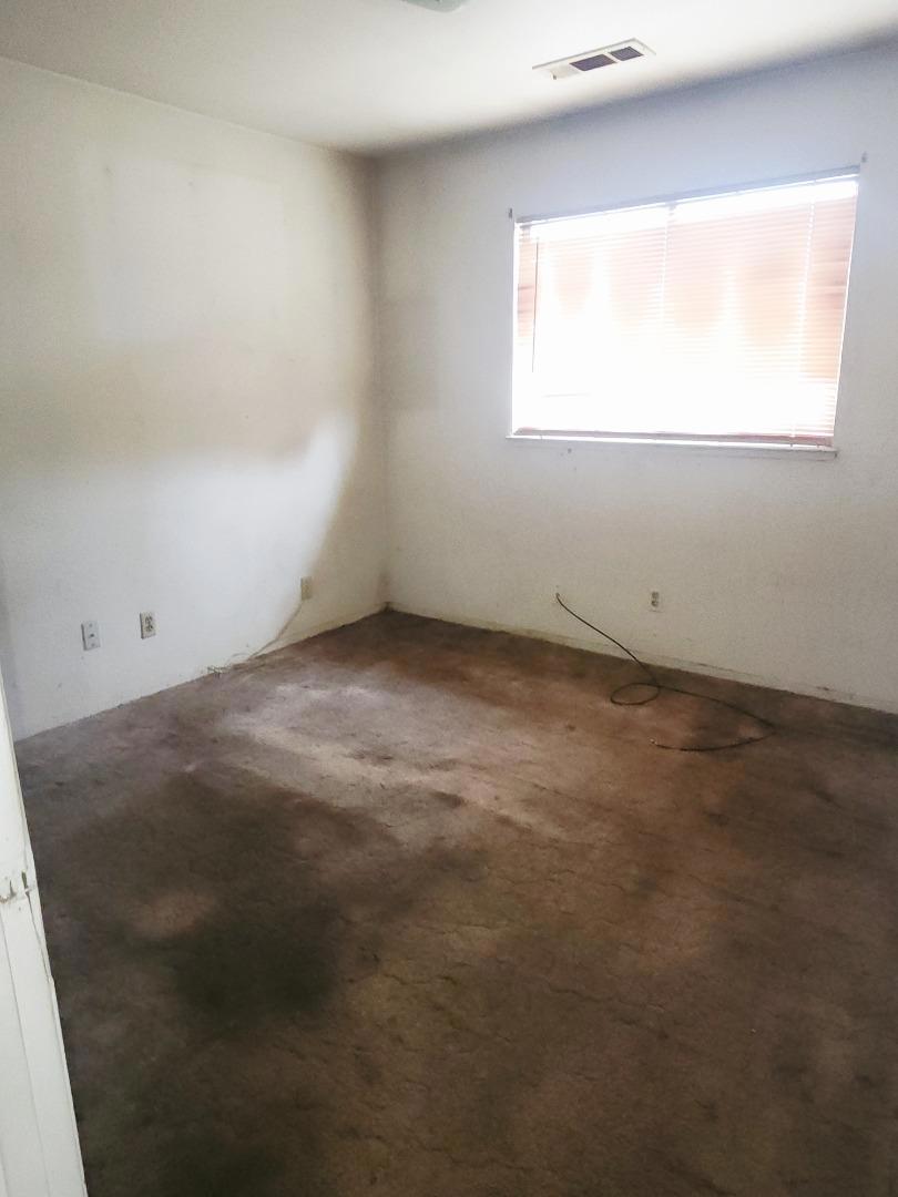 24 Church St, Modesto, CA 95357