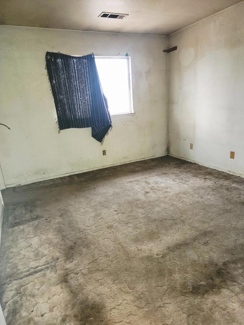 24 Church St, Modesto, CA 95357