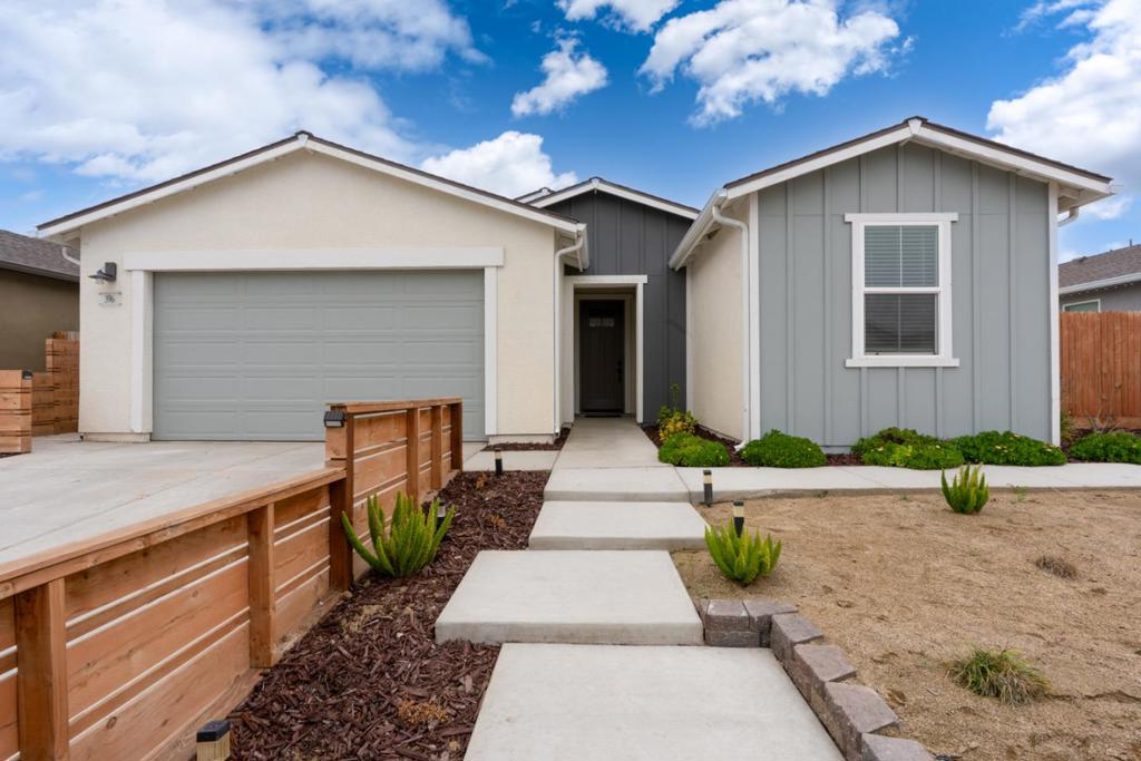 396 Broadstone Ct, Los Banos, CA 93635