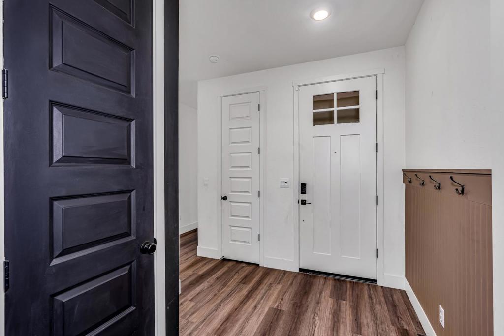 396 Broadstone Ct, Los Banos, CA 93635