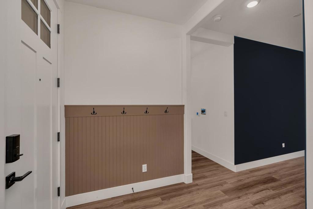 396 Broadstone Ct, Los Banos, CA 93635