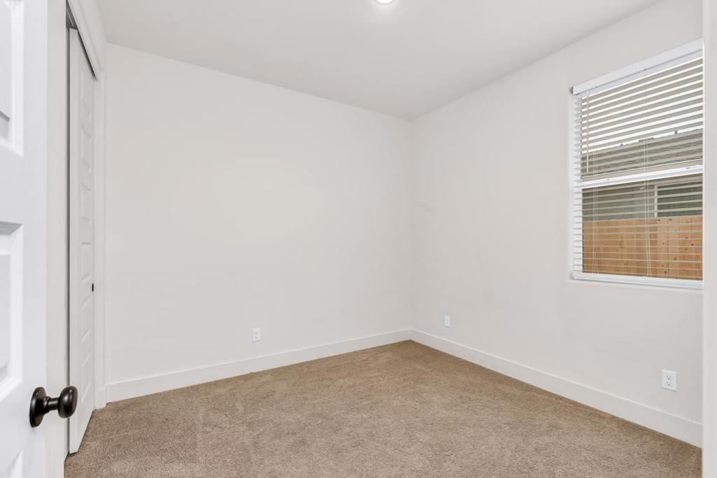 396 Broadstone Ct, Los Banos, CA 93635