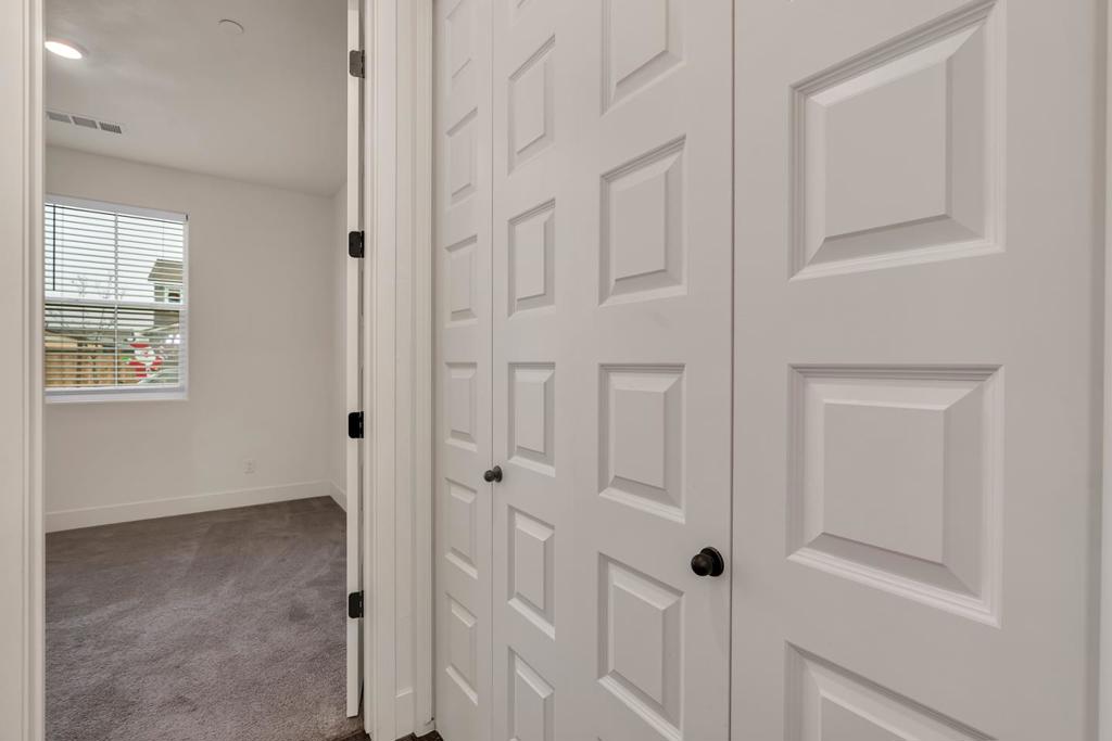 396 Broadstone Ct, Los Banos, CA 93635