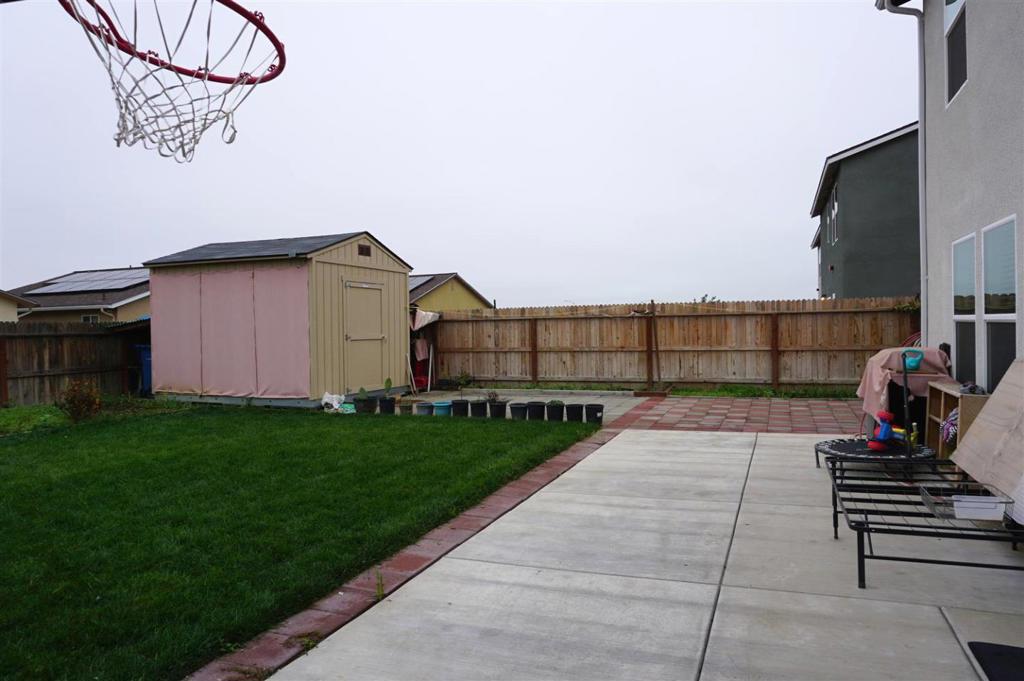 405 Greene Way, Los Banos, CA 93635