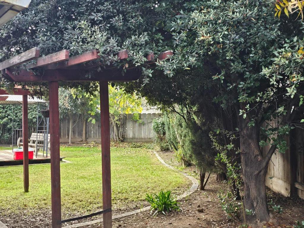 1274 Devonwood Dr, Merced, CA 95348