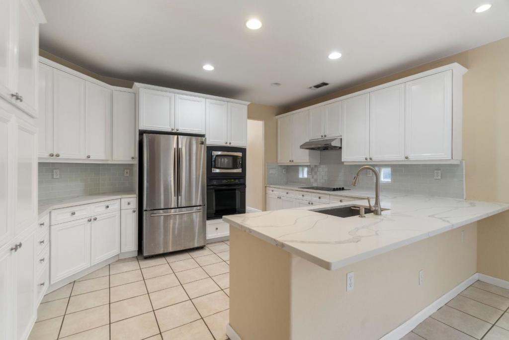 4009 Bella Tuscany Dr, Modesto, CA 95356