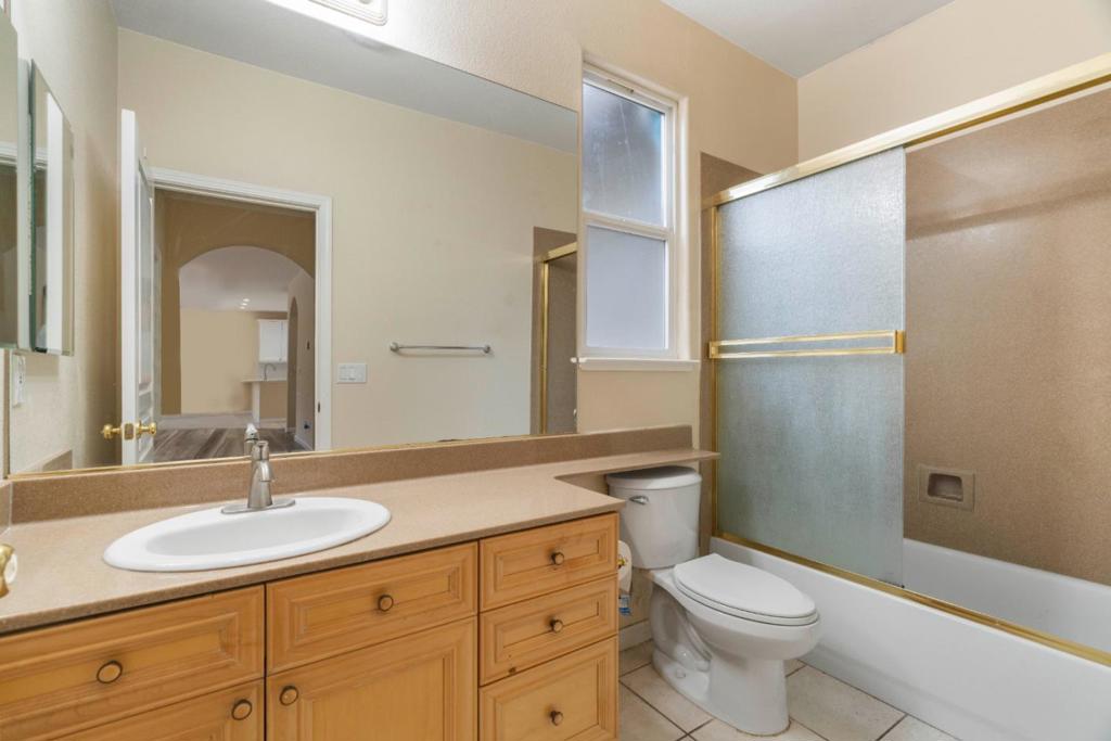 4009 Bella Tuscany Dr, Modesto, CA 95356