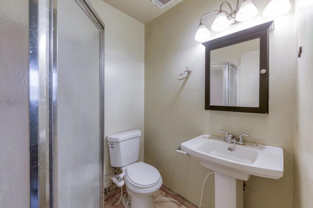 3068 W Fairmont Ave, Fresno, CA 93722