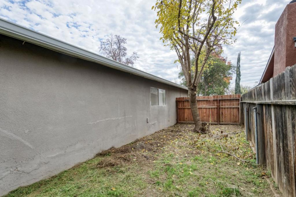 3068 W Fairmont Ave, Fresno, CA 93722