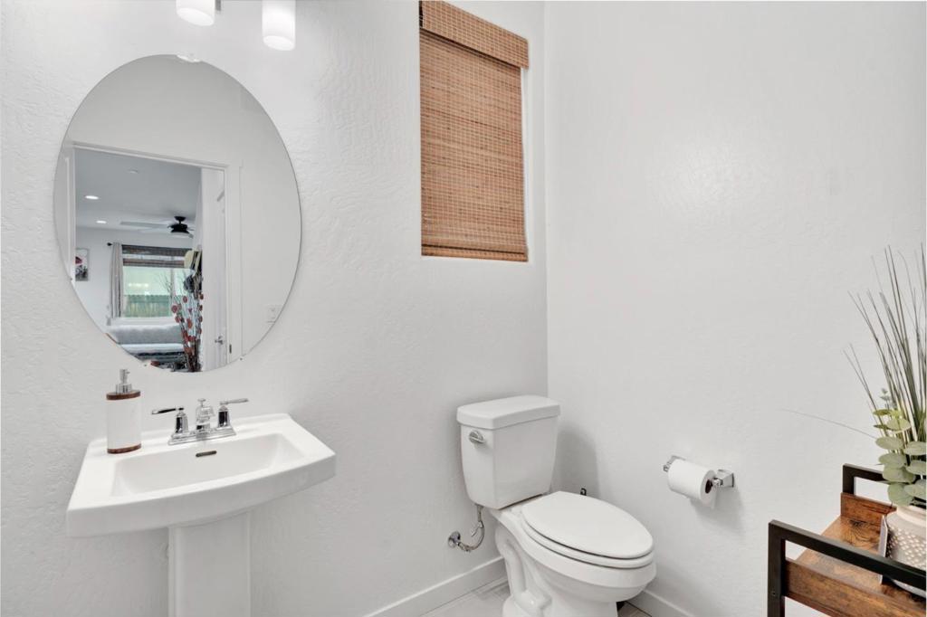 888 Descanso Ave, Clovis, CA 93619