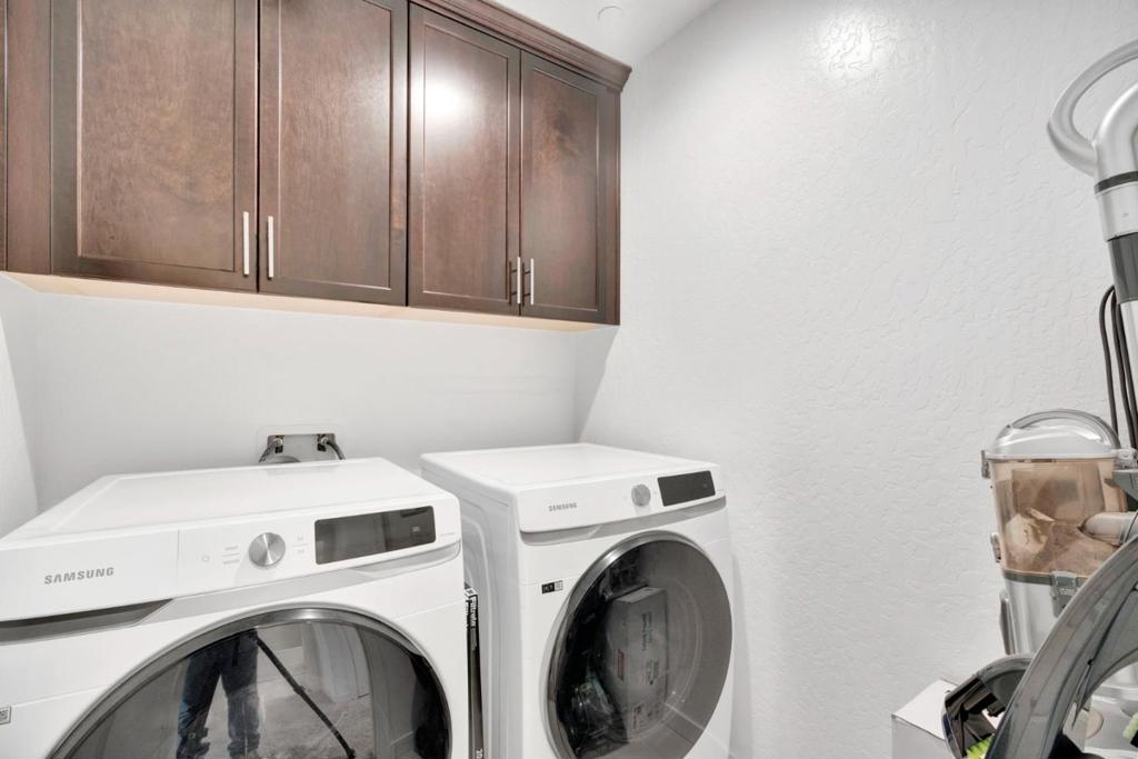 888 Descanso Ave, Clovis, CA 93619