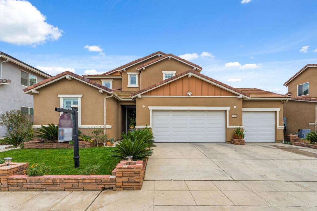 6349 W Acacia Ave, Fresno, CA 93723