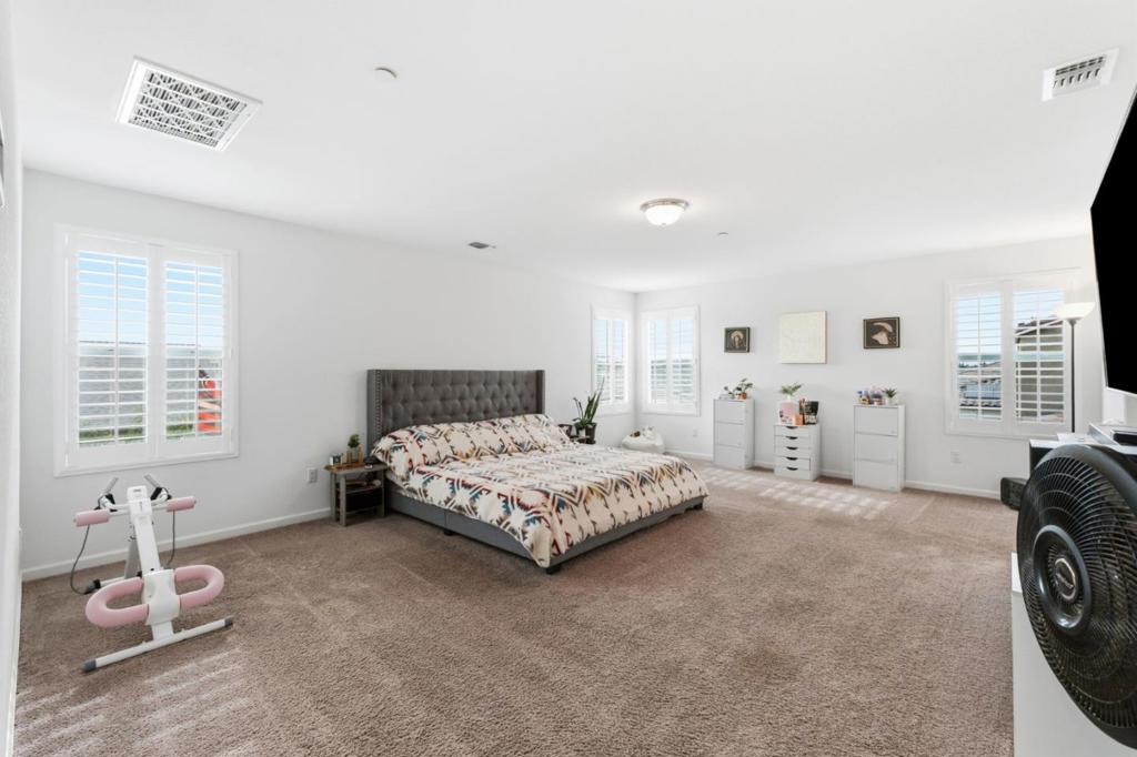 6349 W Acacia Ave, Fresno, CA 93723