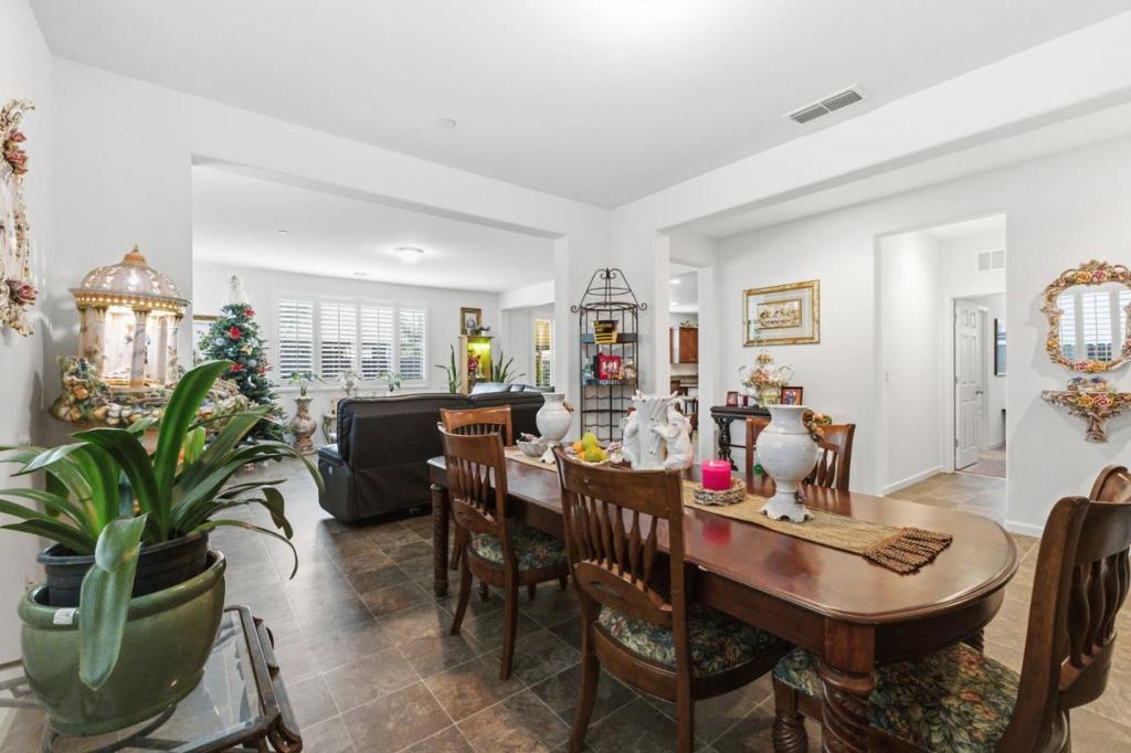 6349 W Acacia Ave, Fresno, CA 93723