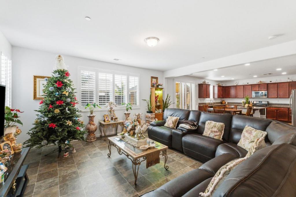 6349 W Acacia Ave, Fresno, CA 93723