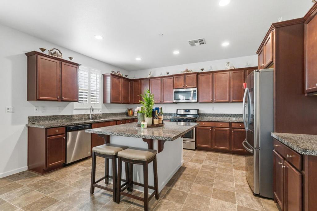 6349 W Acacia Ave, Fresno, CA 93723