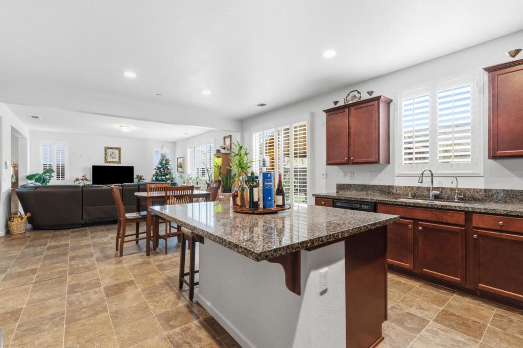 6349 W Acacia Ave, Fresno, CA 93723