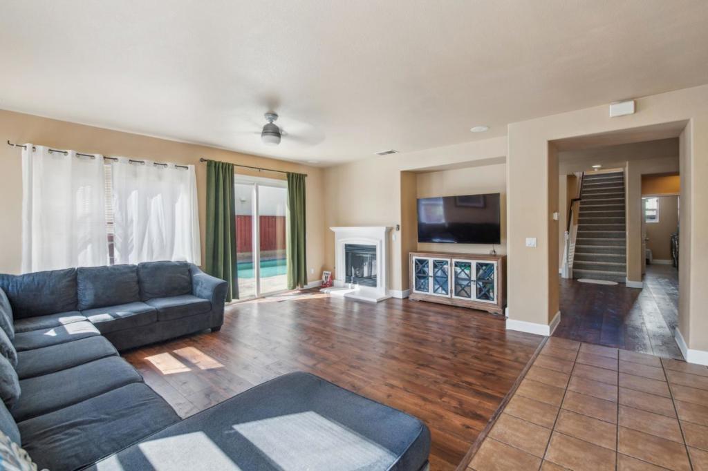 1512 Marigold Dr, Patterson, CA 95363