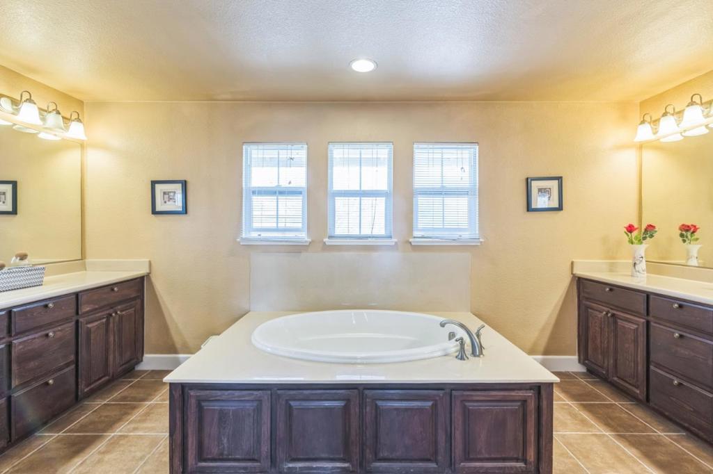 1512 Marigold Dr, Patterson, CA 95363