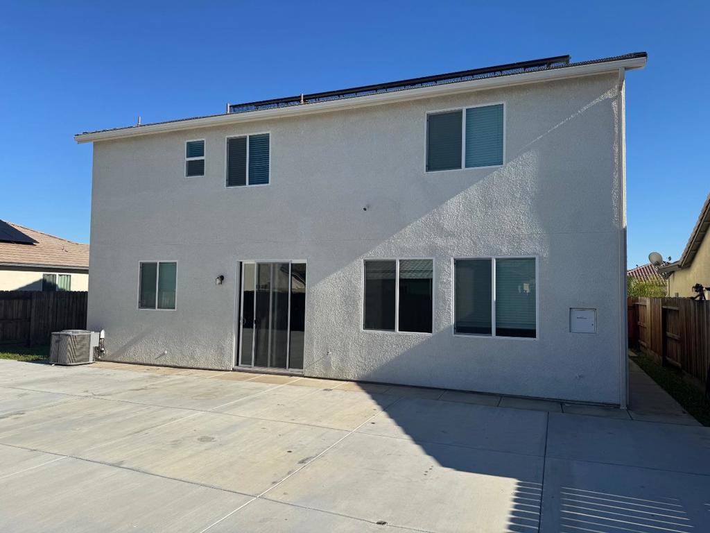 401 Manuel Ct, Los Banos, CA 93635