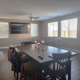 401 Manuel Ct, Los Banos, CA 93635