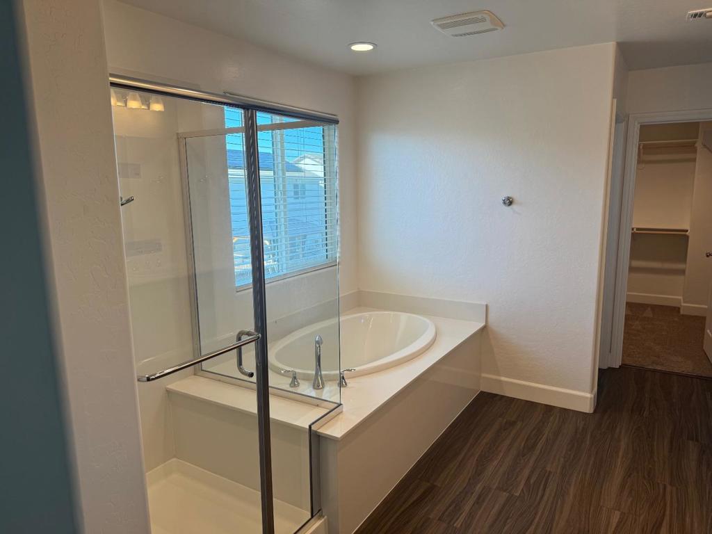 401 Manuel Ct, Los Banos, CA 93635