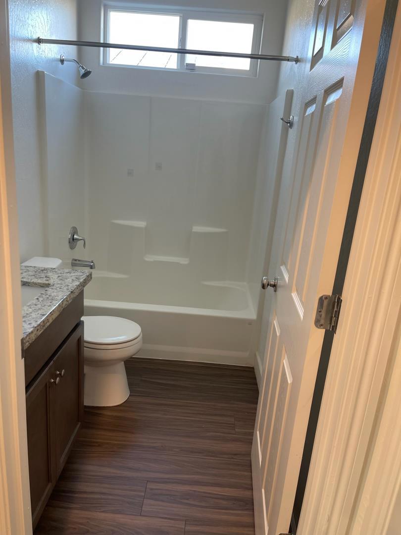 401 Manuel Ct, Los Banos, CA 93635