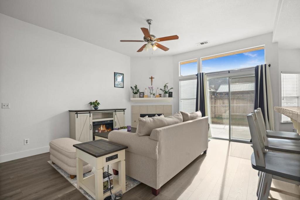 2208 Curzon Dr, Modesto, CA 95355