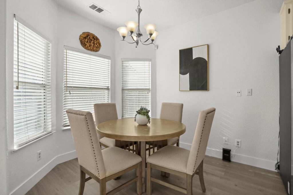 2208 Curzon Dr, Modesto, CA 95355