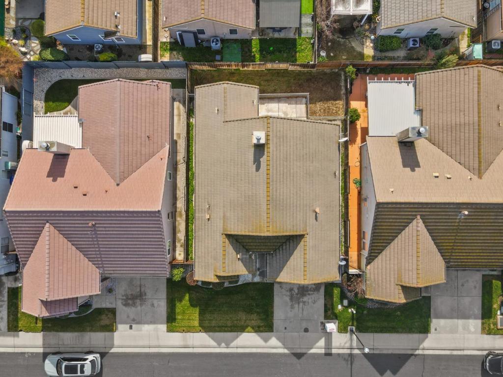 2208 Curzon Dr, Modesto, CA 95355