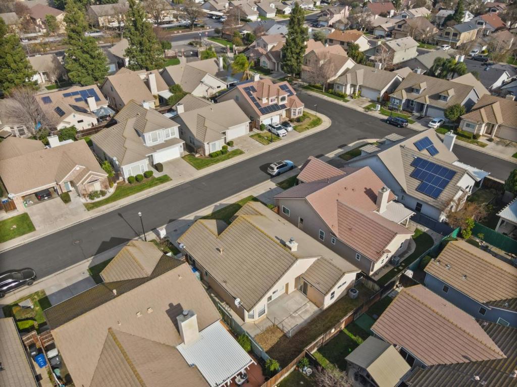 2208 Curzon Dr, Modesto, CA 95355