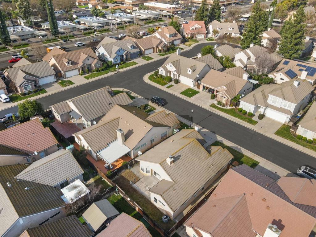 2208 Curzon Dr, Modesto, CA 95355