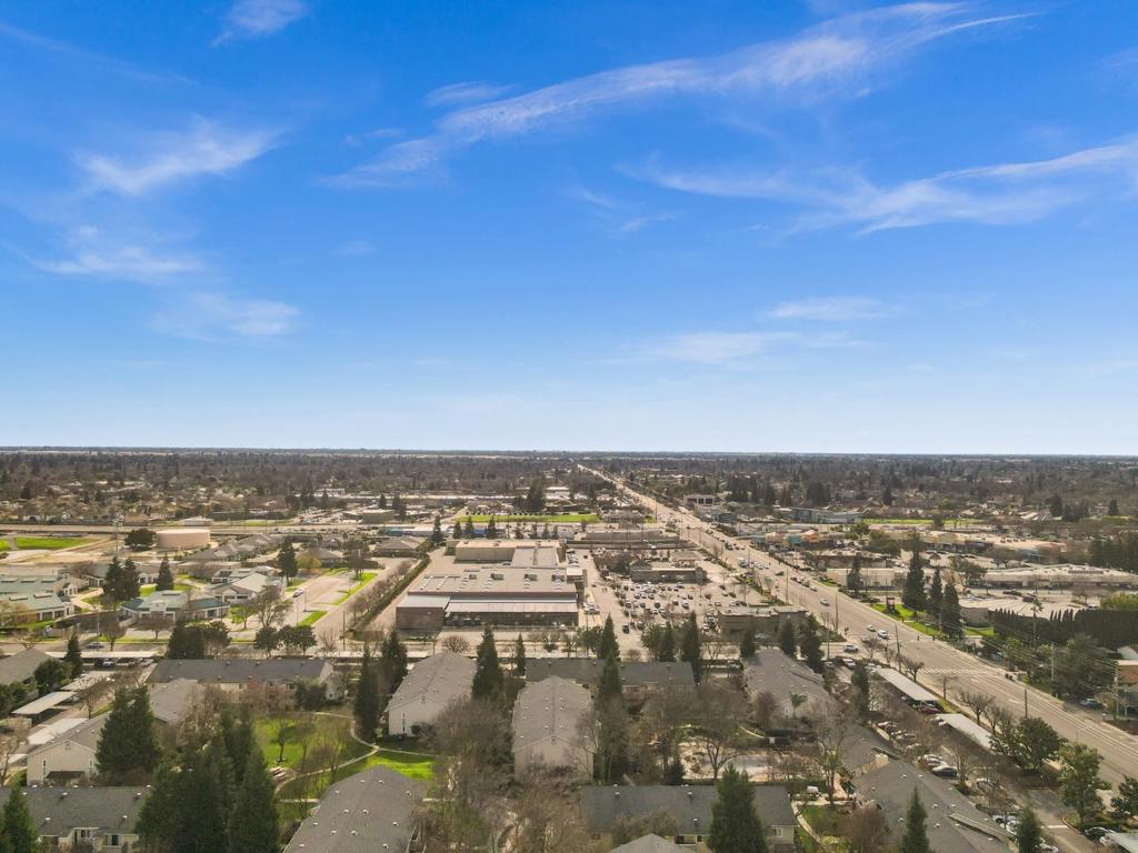 2208 Curzon Dr, Modesto, CA 95355