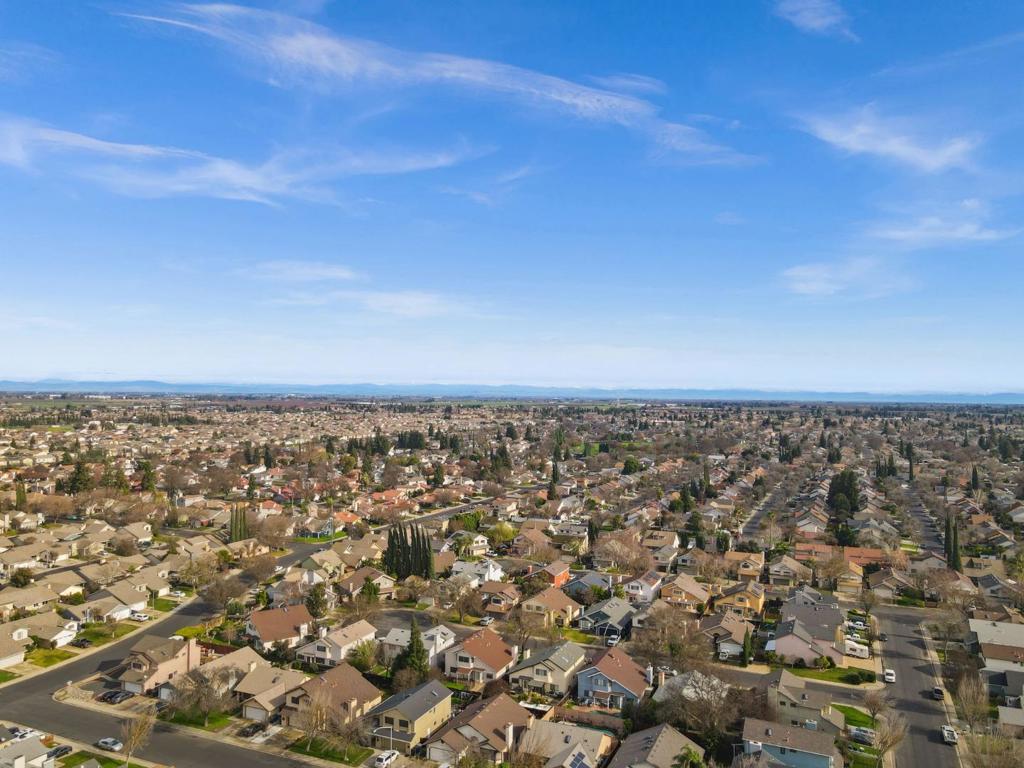 2208 Curzon Dr, Modesto, CA 95355