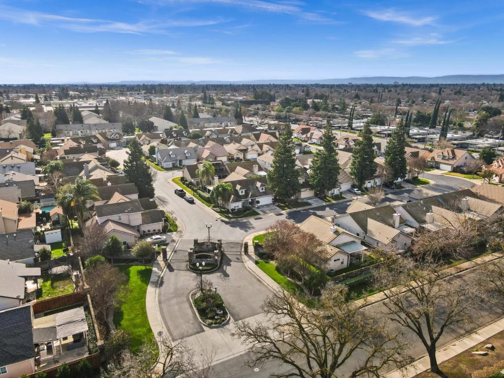 2208 Curzon Dr, Modesto, CA 95355