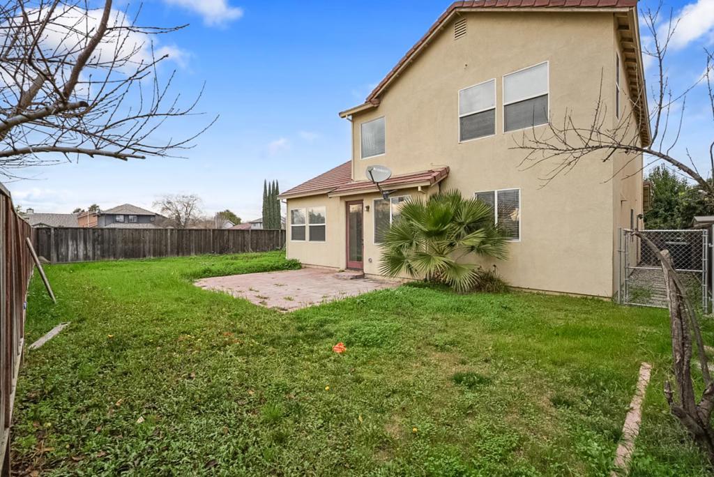 1342 Canyon Creek Dr, Newman, CA 95360