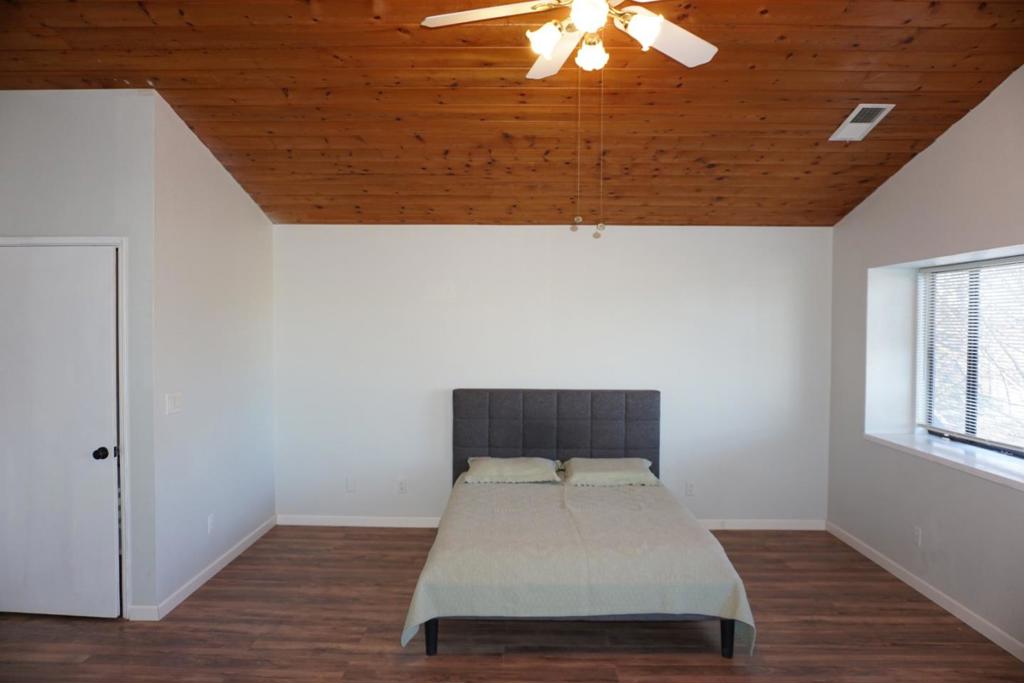 1016 Lombardy Dr, Modesto, CA 95351