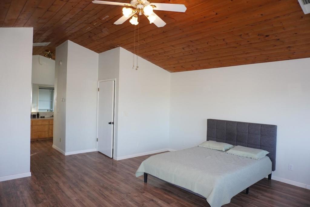 1016 Lombardy Dr, Modesto, CA 95351