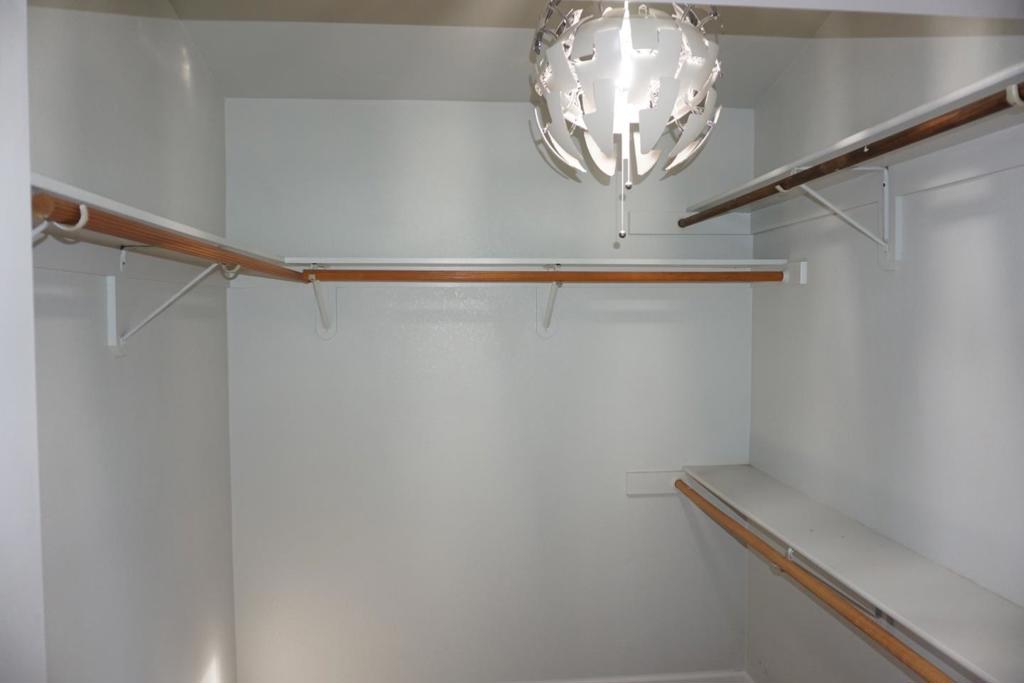 1016 Lombardy Dr, Modesto, CA 95351