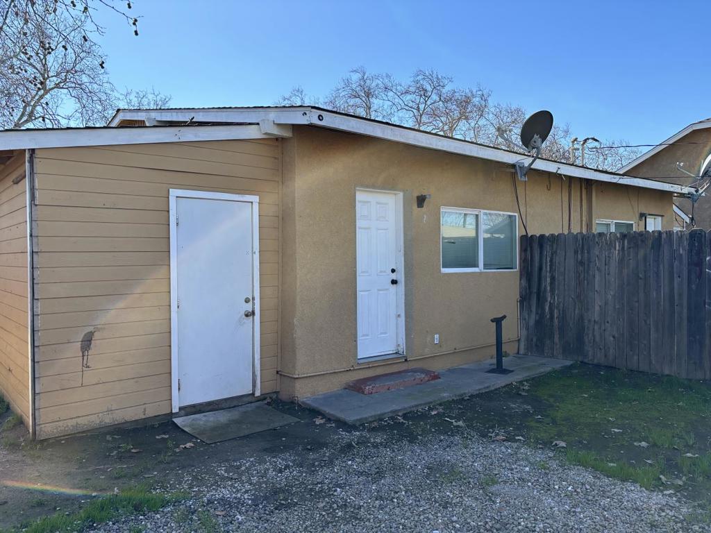 102 Oak St, Modesto, CA 95351