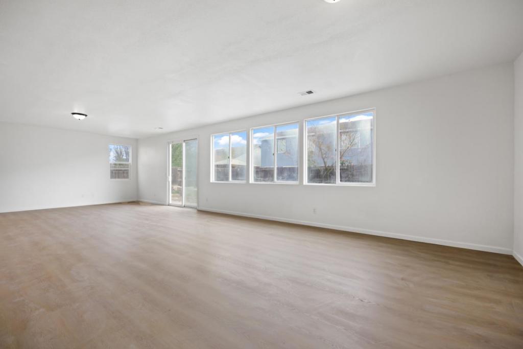 662 Cedar Mountain Dr, Newman, CA 95360