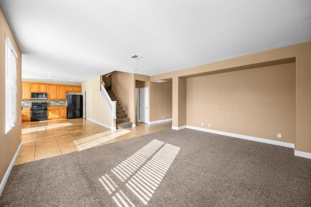 2385 S Creekside Dr, Los Banos, CA 93635