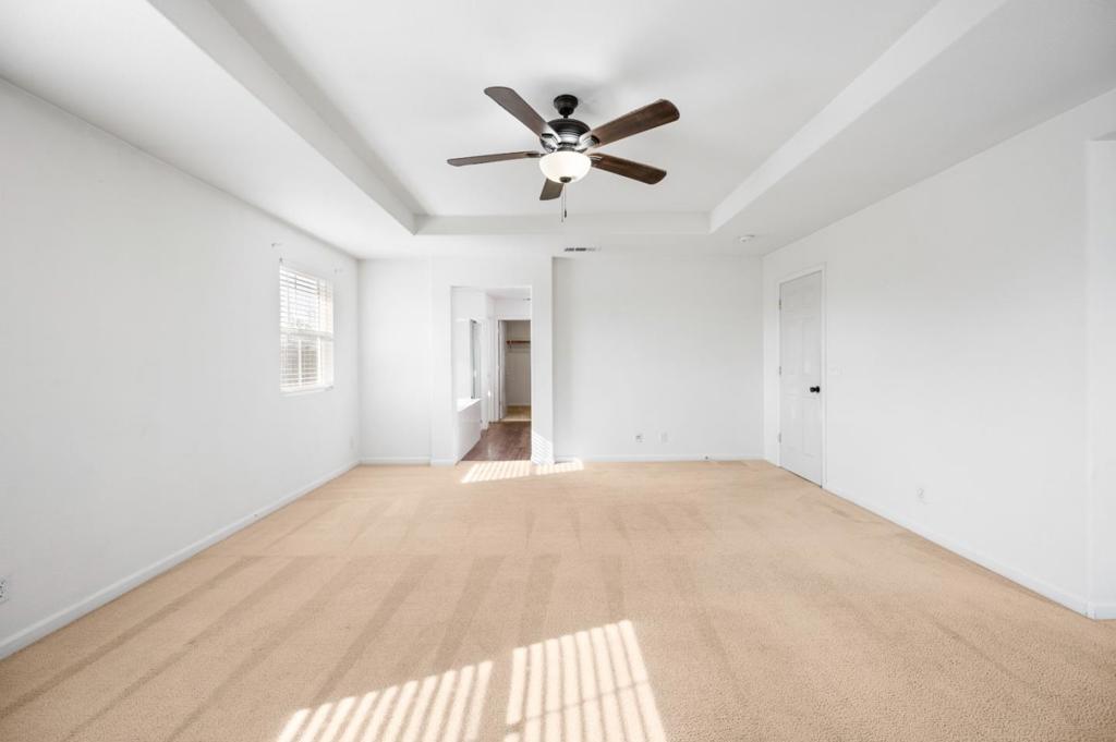 2385 S Creekside Dr, Los Banos, CA 93635