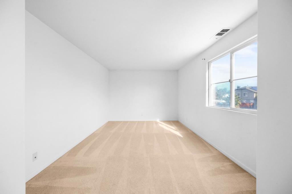 2385 S Creekside Dr, Los Banos, CA 93635