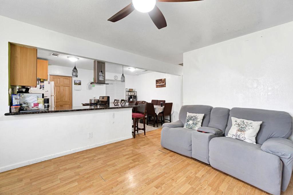 1007 Woodward, Fresno, CA 93706