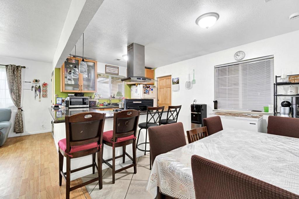 1007 Woodward, Fresno, CA 93706