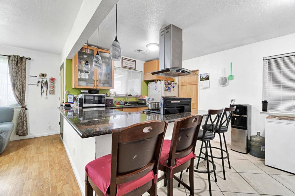 1007 Woodward, Fresno, CA 93706